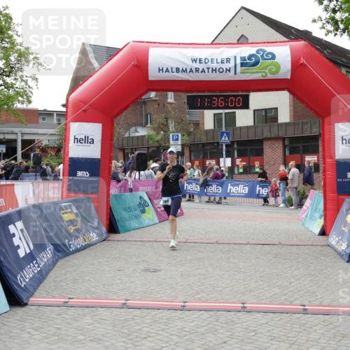 10.05.2026 - 8. Wedeler Halbmarathon Yannick Fuchs http://msf.ph/oto/9716313 10.05.2026 11:35:59 Ziel 393, 898 meine-sportfotos.de