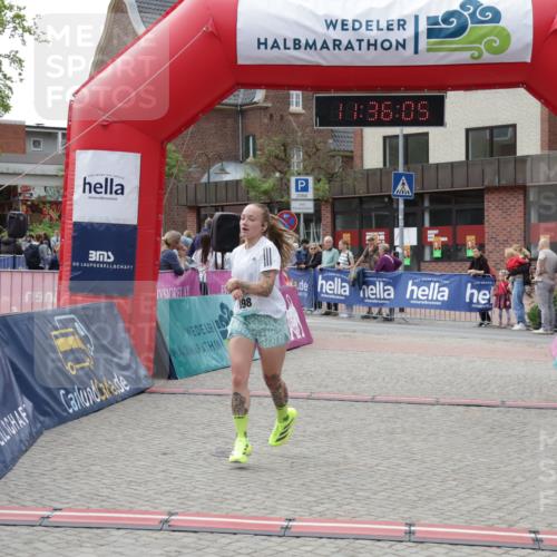 10.05.2026 - 8. Wedeler Halbmarathon Yannick Fuchs http://msf.ph/oto/9716329 10.05.2026 11:36:03 Ziel 393, 898 meine-sportfotos.de