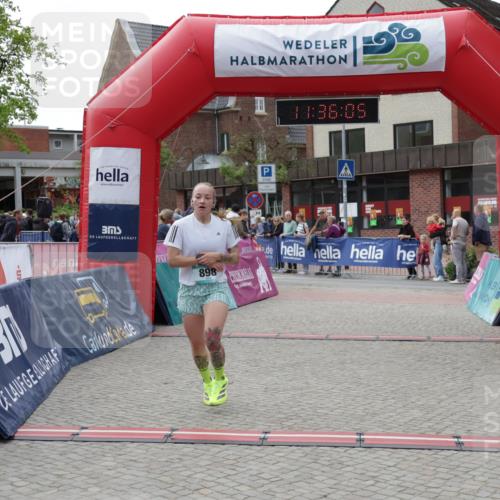 10.05.2026 - 8. Wedeler Halbmarathon Yannick Fuchs http://msf.ph/oto/9716331 10.05.2026 11:36:03 Ziel 393, 898 meine-sportfotos.de