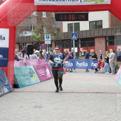 10.05.2026 - 8. Wedeler Halbmarathon Yannick Fuchs http://msf.ph/oto/9716342 10.05.2026 11:36:12 Ziel 2005 meine-sportfotos.de