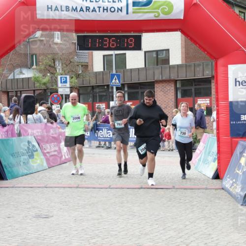 10.05.2026 - 8. Wedeler Halbmarathon Yannick Fuchs http://msf.ph/oto/9716362 10.05.2026 11:36:17 Ziel 730, 792, 2005, 2006, 2042 meine-sportfotos.de