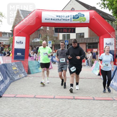 10.05.2026 - 8. Wedeler Halbmarathon Yannick Fuchs http://msf.ph/oto/9716373 10.05.2026 11:36:20 Ziel 730, 792, 2006, 2042 meine-sportfotos.de