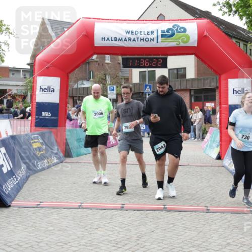 10.05.2026 - 8. Wedeler Halbmarathon Yannick Fuchs http://msf.ph/oto/9716375 10.05.2026 11:36:20 Ziel 730, 792, 2006, 2042 meine-sportfotos.de