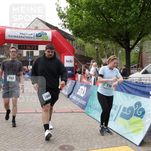 10.05.2026 - 8. Wedeler Halbmarathon Yannick Fuchs http://msf.ph/oto/9716379 10.05.2026 11:36:22 Ziel 154, 730, 792, 2006, 2042 meine-sportfotos.de