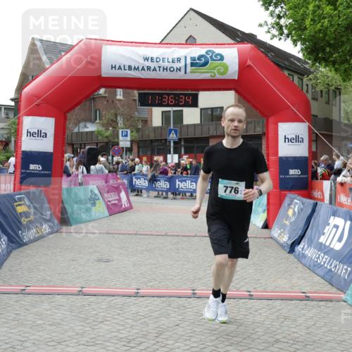 10.05.2026 - 8. Wedeler Halbmarathon Yannick Fuchs http://msf.ph/oto/9716409 10.05.2026 11:36:33 Ziel 776 meine-sportfotos.de