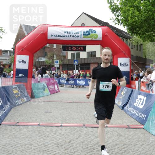 10.05.2026 - 8. Wedeler Halbmarathon Yannick Fuchs http://msf.ph/oto/9716410 10.05.2026 11:36:33 Ziel 776 meine-sportfotos.de