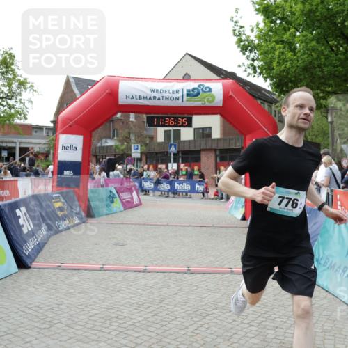 10.05.2026 - 8. Wedeler Halbmarathon Yannick Fuchs http://msf.ph/oto/9716412 10.05.2026 11:36:33 Ziel 776 meine-sportfotos.de