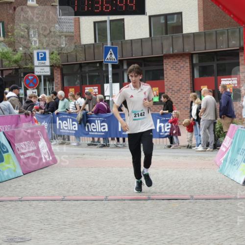 10.05.2026 - 8. Wedeler Halbmarathon Yannick Fuchs http://msf.ph/oto/9716422 10.05.2026 11:36:42 Ziel 2142 meine-sportfotos.de