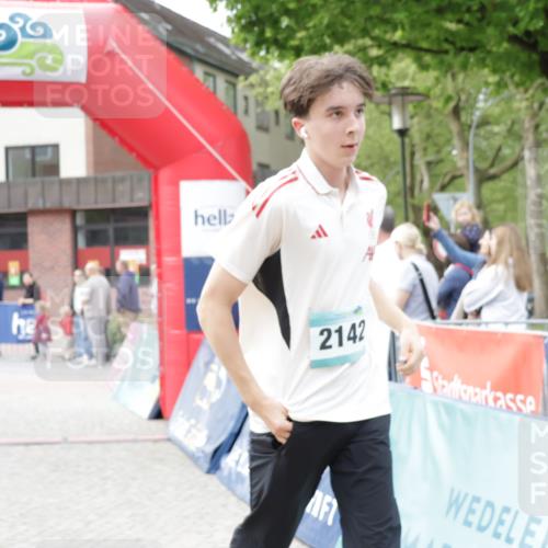 10.05.2026 - 8. Wedeler Halbmarathon Yannick Fuchs http://msf.ph/oto/9716430 10.05.2026 11:36:44 Ziel 2142 meine-sportfotos.de