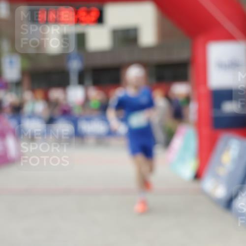 10.05.2026 - 8. Wedeler Halbmarathon Yannick Fuchs http://msf.ph/oto/9716438 10.05.2026 11:36:50 Ziel 11, 950 meine-sportfotos.de