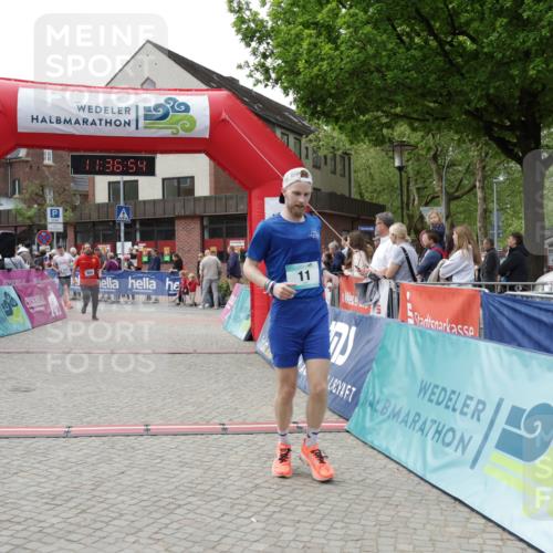 10.05.2026 - 8. Wedeler Halbmarathon Yannick Fuchs http://msf.ph/oto/9716446 10.05.2026 11:36:52 Ziel 11, 950 meine-sportfotos.de