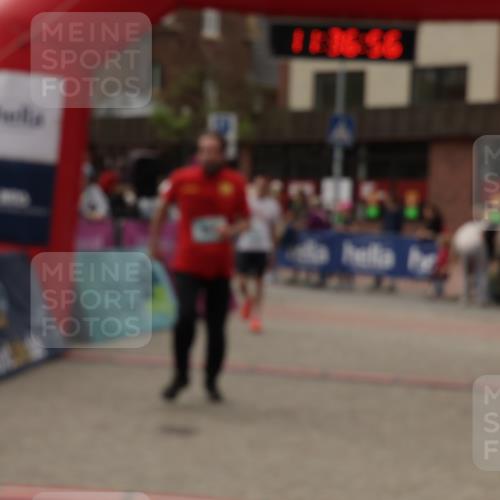 10.05.2026 - 8. Wedeler Halbmarathon Yannick Fuchs http://msf.ph/oto/9716453 10.05.2026 11:36:54 Ziel 11, 632, 934, 950 meine-sportfotos.de
