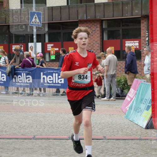 10.05.2026 - 8. Wedeler Halbmarathon Yannick Fuchs http://msf.ph/oto/9716463 10.05.2026 11:36:58 Ziel 632, 934, 950, 2068 meine-sportfotos.de