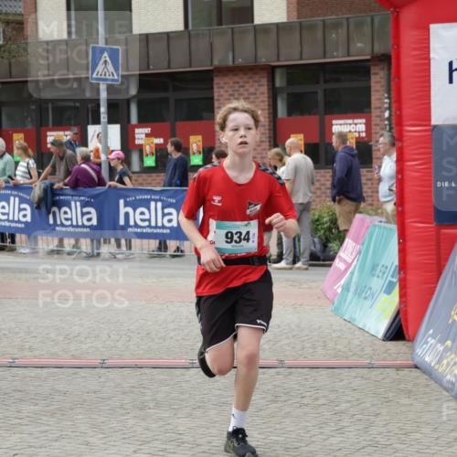 10.05.2026 - 8. Wedeler Halbmarathon Yannick Fuchs http://msf.ph/oto/9716464 10.05.2026 11:36:59 Ziel 632, 934, 950, 2068 meine-sportfotos.de