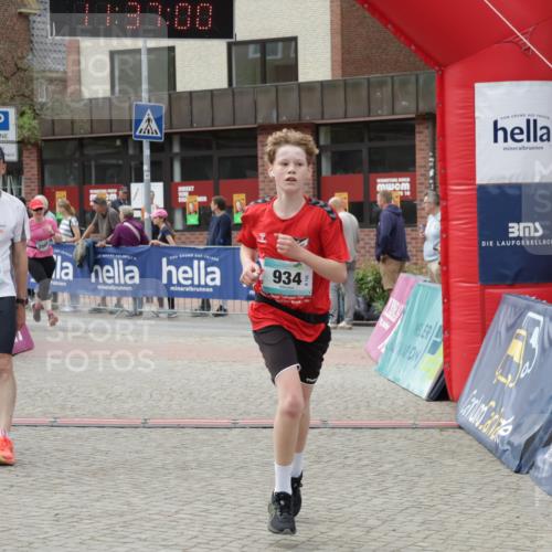 10.05.2026 - 8. Wedeler Halbmarathon Yannick Fuchs http://msf.ph/oto/9716465 10.05.2026 11:36:59 Ziel 632, 934, 950, 2068 meine-sportfotos.de