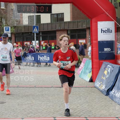 10.05.2026 - 8. Wedeler Halbmarathon Yannick Fuchs http://msf.ph/oto/9716466 10.05.2026 11:36:59 Ziel 632, 934, 950, 2068 meine-sportfotos.de