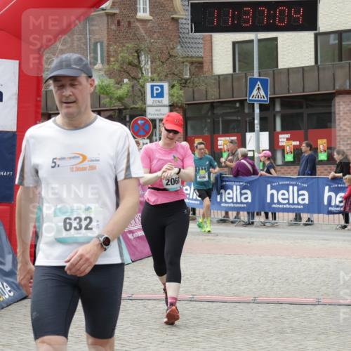 10.05.2026 - 8. Wedeler Halbmarathon Yannick Fuchs http://msf.ph/oto/9716474 10.05.2026 11:37:03 Ziel 333, 632, 696, 934, 2068 meine-sportfotos.de