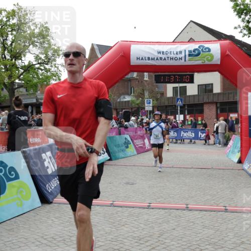10.05.2026 - 8. Wedeler Halbmarathon Yannick Fuchs http://msf.ph/oto/9724343 10.05.2026 11:37:08 Ziel 31, 61, 333, 696, 869, 2068 meine-sportfotos.de