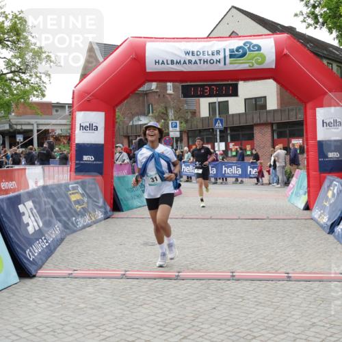 10.05.2026 - 8. Wedeler Halbmarathon Yannick Fuchs http://msf.ph/oto/9724355 10.05.2026 11:37:09 Ziel 31, 61, 333, 696, 869 meine-sportfotos.de