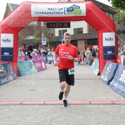 10.05.2026 - 8. Wedeler Halbmarathon Yannick Fuchs http://msf.ph/oto/9724408 10.05.2026 11:37:13 Ziel 31, 61, 869, 2193 meine-sportfotos.de
