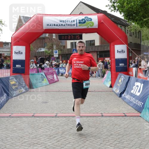 10.05.2026 - 8. Wedeler Halbmarathon Yannick Fuchs http://msf.ph/oto/9724412 10.05.2026 11:37:13 Ziel 31, 61, 869, 2193 meine-sportfotos.de