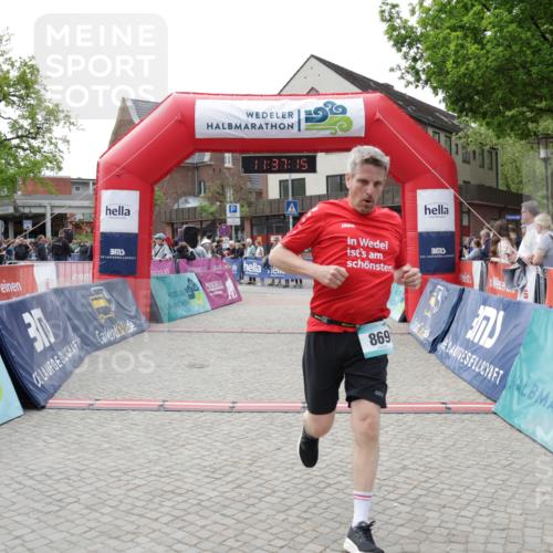 10.05.2026 - 8. Wedeler Halbmarathon Yannick Fuchs http://msf.ph/oto/9724418 10.05.2026 11:37:14 Ziel 31, 61, 869, 2193 meine-sportfotos.de