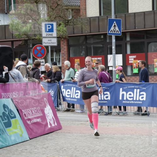 10.05.2026 - 8. Wedeler Halbmarathon Yannick Fuchs http://msf.ph/oto/9724425 10.05.2026 11:37:16 Ziel 61, 869, 2193 meine-sportfotos.de