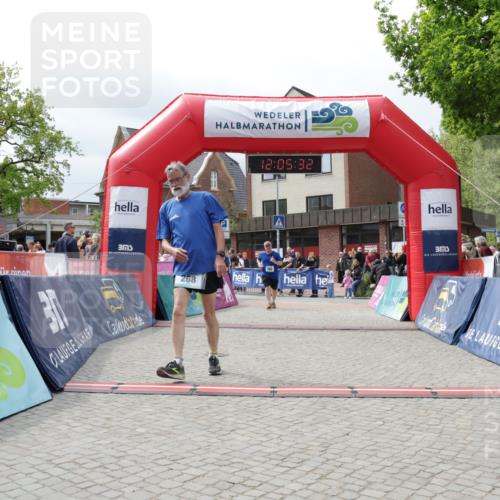 10.05.2026 - 8. Wedeler Halbmarathon Yannick Fuchs http://msf.ph/oto/9724825 10.05.2026 12:05:30 Ziel 268, 476, 766 meine-sportfotos.de