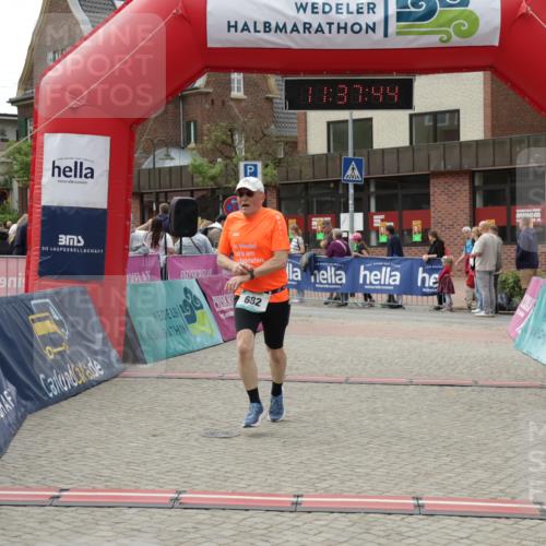 10.05.2026 - 8. Wedeler Halbmarathon Yannick Fuchs http://msf.ph/oto/9724868 10.05.2026 11:37:42 Ziel 682 meine-sportfotos.de