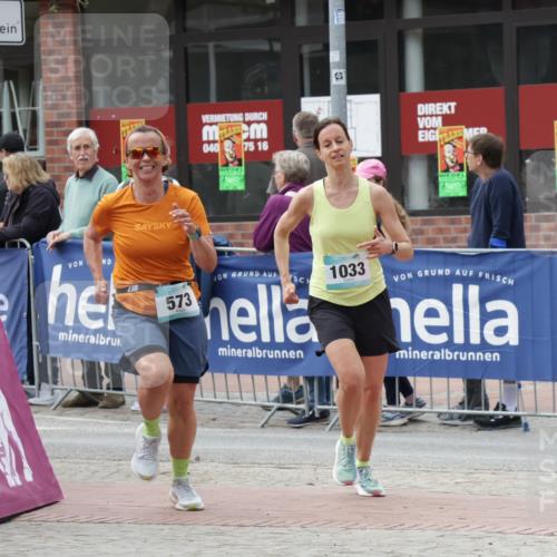 10.05.2026 - 8. Wedeler Halbmarathon Yannick Fuchs http://msf.ph/oto/9724891 10.05.2026 11:37:49 Ziel 573, 1033 meine-sportfotos.de