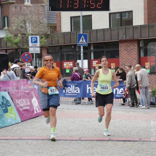 10.05.2026 - 8. Wedeler Halbmarathon Yannick Fuchs http://msf.ph/oto/9724940 10.05.2026 11:37:51 Ziel 573, 1033 meine-sportfotos.de