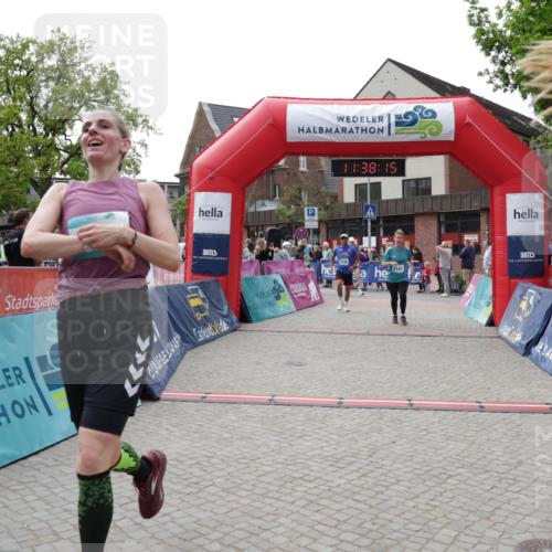 10.05.2026 - 8. Wedeler Halbmarathon Yannick Fuchs http://msf.ph/oto/9725232 10.05.2026 11:38:13 Ziel 81, 582, 657, 789, 922, 2017, 2141, 2145, 2208 meine-sportfotos.de