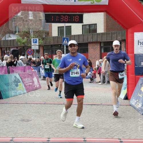 10.05.2026 - 8. Wedeler Halbmarathon Yannick Fuchs http://msf.ph/oto/9725286 10.05.2026 11:38:17 Ziel 81, 146, 582, 768, 922, 1045, 2141, 2145 meine-sportfotos.de
