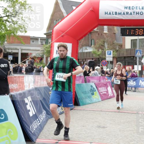 10.05.2026 - 8. Wedeler Halbmarathon Yannick Fuchs http://msf.ph/oto/9725373 10.05.2026 11:38:21 Ziel 146, 360, 582, 768, 922, 1045, 2040, 2145 meine-sportfotos.de