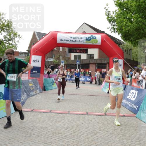 10.05.2026 - 8. Wedeler Halbmarathon Yannick Fuchs http://msf.ph/oto/9725414 10.05.2026 11:38:23 Ziel 146, 360, 768, 922, 1045, 2040 meine-sportfotos.de