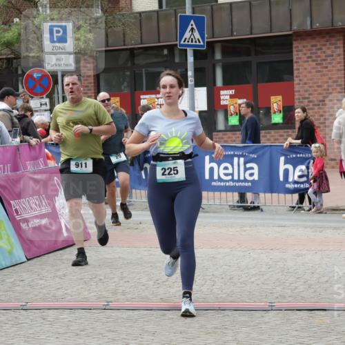 10.05.2026 - 8. Wedeler Halbmarathon Yannick Fuchs http://msf.ph/oto/9725637 10.05.2026 11:38:36 Ziel 29, 225, 425, 911 meine-sportfotos.de