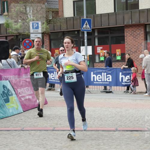 10.05.2026 - 8. Wedeler Halbmarathon Yannick Fuchs http://msf.ph/oto/9725645 10.05.2026 11:38:37 Ziel 29, 225, 425, 911 meine-sportfotos.de