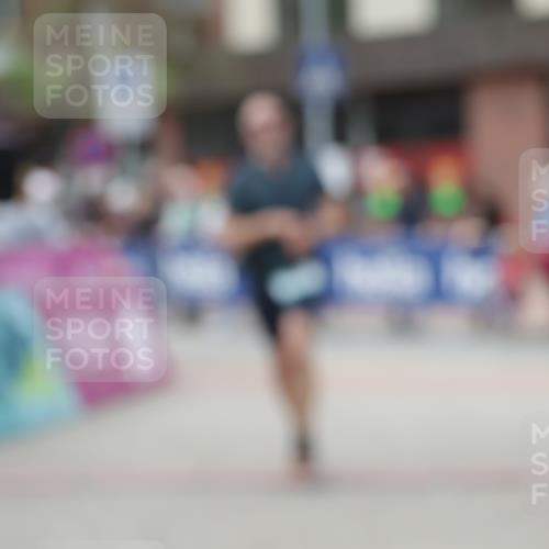 10.05.2026 - 8. Wedeler Halbmarathon Yannick Fuchs http://msf.ph/oto/9725676 10.05.2026 11:38:39 Ziel 29, 225, 911 meine-sportfotos.de