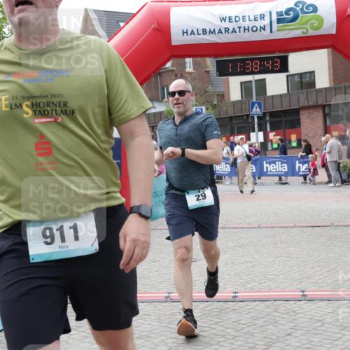 10.05.2026 - 8. Wedeler Halbmarathon Yannick Fuchs http://msf.ph/oto/9725715 10.05.2026 11:38:41 Ziel 29, 225, 625, 911 meine-sportfotos.de