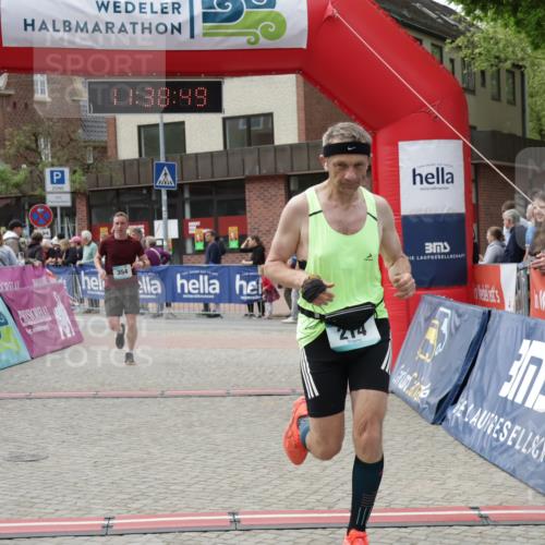 10.05.2026 - 8. Wedeler Halbmarathon Yannick Fuchs http://msf.ph/oto/9725783 10.05.2026 11:38:48 Ziel 214, 354, 625 meine-sportfotos.de