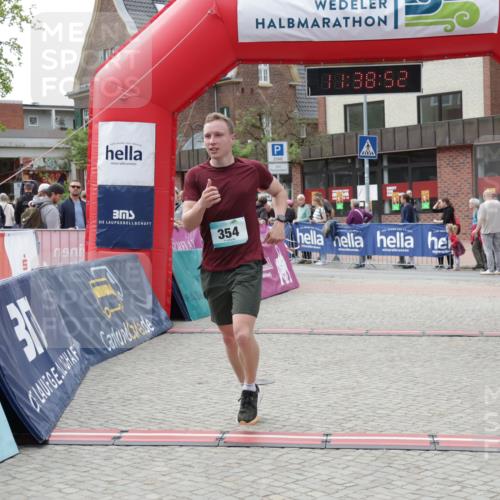 10.05.2026 - 8. Wedeler Halbmarathon Yannick Fuchs http://msf.ph/oto/9725828 10.05.2026 11:38:50 Ziel 214, 354, 625 meine-sportfotos.de