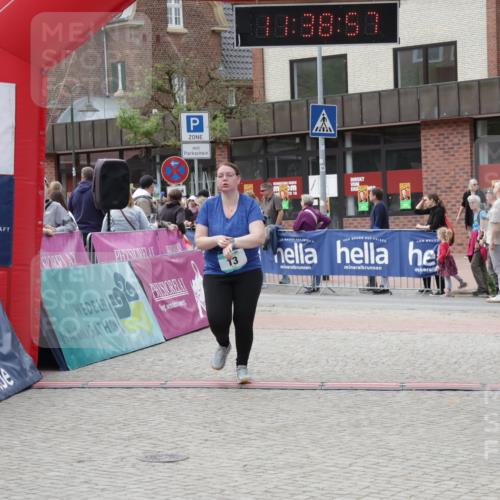 10.05.2026 - 8. Wedeler Halbmarathon Yannick Fuchs http://msf.ph/oto/9725881 10.05.2026 11:38:56 Ziel 13, 1051 meine-sportfotos.de