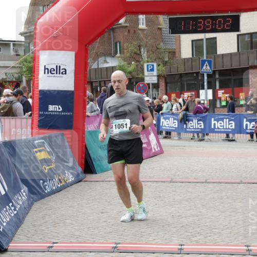 10.05.2026 - 8. Wedeler Halbmarathon Yannick Fuchs http://msf.ph/oto/9725941 10.05.2026 11:39:00 Ziel 13, 121, 392, 1051 meine-sportfotos.de