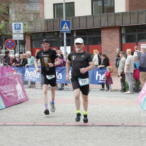 10.05.2026 - 8. Wedeler Halbmarathon Yannick Fuchs http://msf.ph/oto/9725974 10.05.2026 11:39:03 Ziel 121, 392, 1051 meine-sportfotos.de