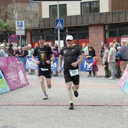 10.05.2026 - 8. Wedeler Halbmarathon Yannick Fuchs http://msf.ph/oto/9725978 10.05.2026 11:39:03 Ziel 121, 392, 1051 meine-sportfotos.de