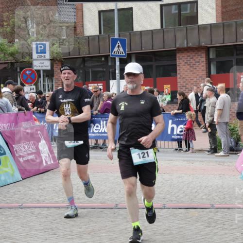 10.05.2026 - 8. Wedeler Halbmarathon Yannick Fuchs http://msf.ph/oto/9725987 10.05.2026 11:39:04 Ziel 121, 392, 1051, 2097, 2113 meine-sportfotos.de