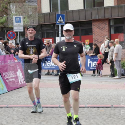 10.05.2026 - 8. Wedeler Halbmarathon Yannick Fuchs http://msf.ph/oto/9725994 10.05.2026 11:39:04 Ziel 121, 392, 1051, 2097, 2113 meine-sportfotos.de