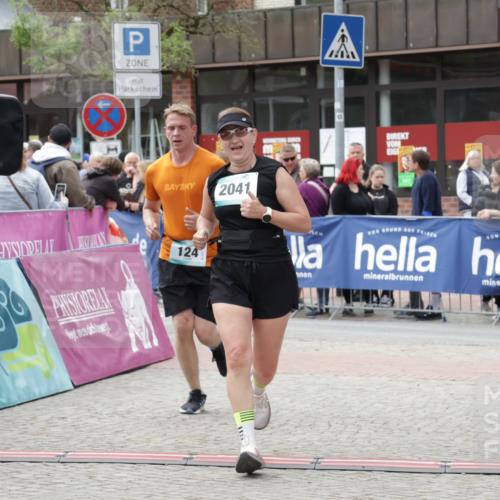 10.05.2026 - 8. Wedeler Halbmarathon Yannick Fuchs http://msf.ph/oto/9726265 10.05.2026 11:39:37 Ziel 124, 750, 2041 meine-sportfotos.de