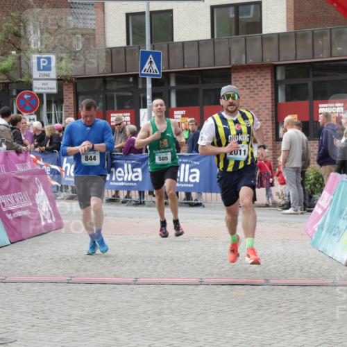 10.05.2026 - 8. Wedeler Halbmarathon Yannick Fuchs http://msf.ph/oto/9726379 10.05.2026 11:39:47 Ziel 402, 434, 585, 844, 1054, 2011 meine-sportfotos.de