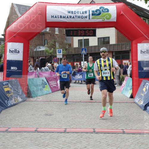 10.05.2026 - 8. Wedeler Halbmarathon Yannick Fuchs http://msf.ph/oto/9726408 10.05.2026 11:39:48 Ziel 402, 434, 585, 844, 1028, 1054, 2011 meine-sportfotos.de